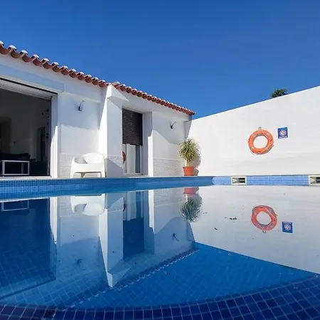 Oura V2 Jacaranda Villa