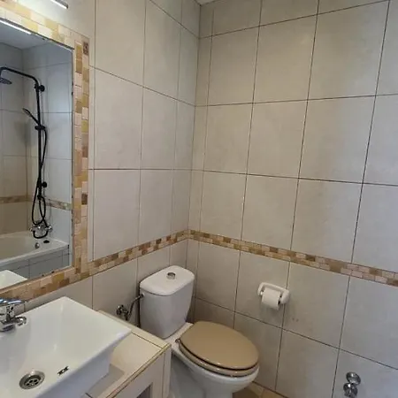 Oura V2 Jacaranda Villa *